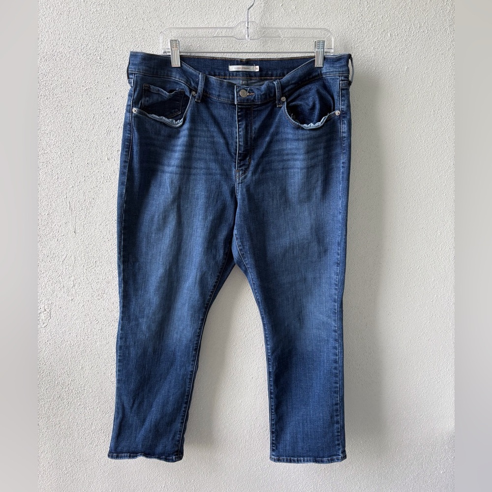 Levi’s Classic Straight Women Size 16 Medium Wash Denim Casual School Teacher - Picture 3 of 9